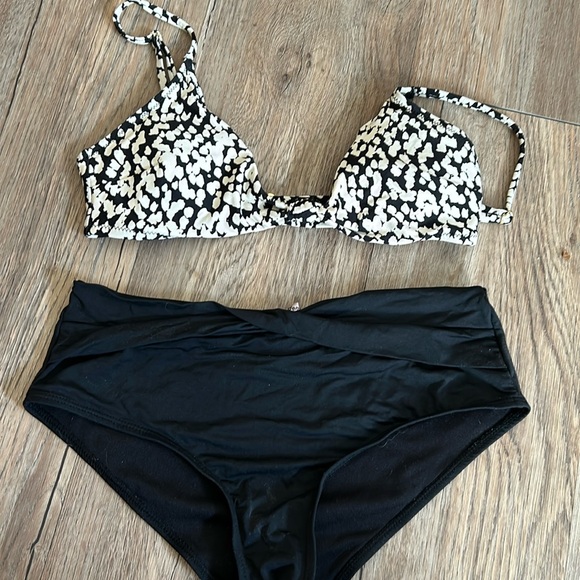 swim suit - Picture 1 of 3